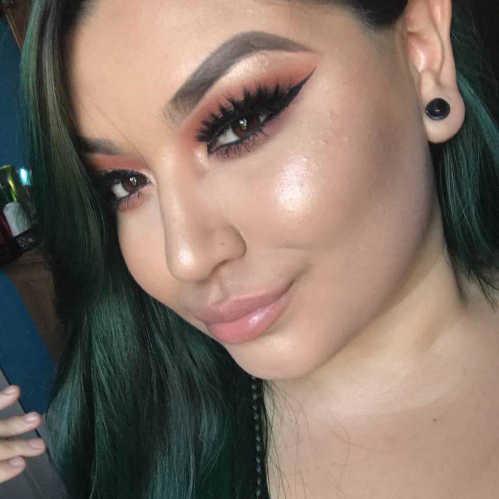 Meet your Posher, Lina